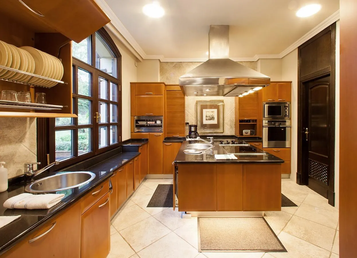 Family Home In Oiartzun With Mountain View Tatil Evi