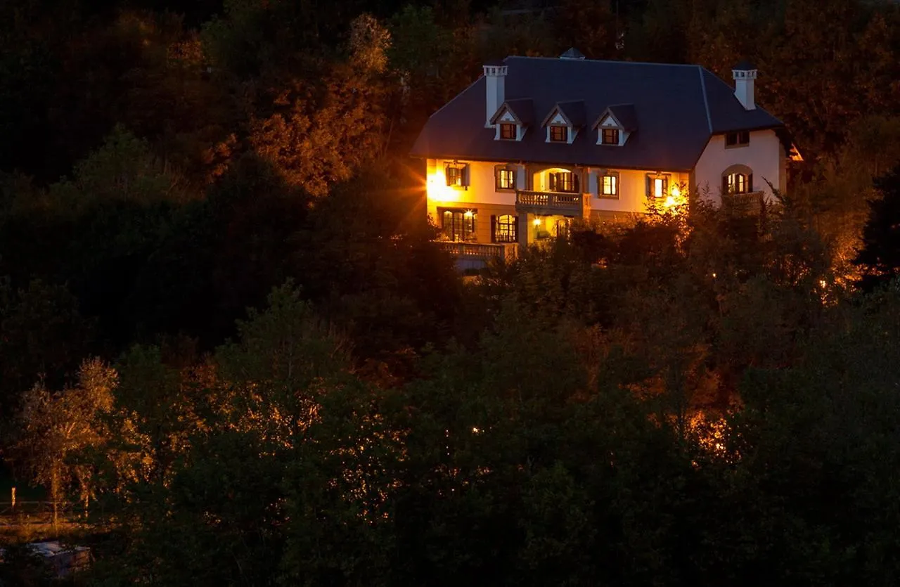Tatil Evi Family Home In Oiartzun With Mountain View İspanya